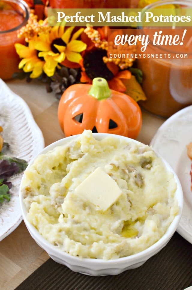 Easy to Make Perfect Mashed Potatoes Recipe / Great Christmas Recipes Thanksgiving Recipes and a true comfort food recipe! KitchenAid Mashed Potatoes