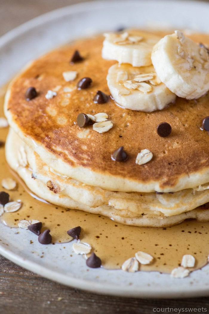 banana oatmeal pancakes