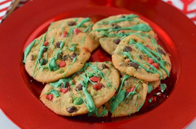 Holiday Baking Shop, a fun take on the traditional cookie swap this holiday season. www.courtneyssweets.com