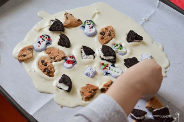 OREO Cookie Ball Stuffed Strawberries + Holiday Cookie Party