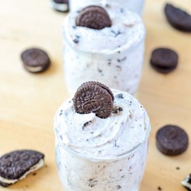 No Bake Oreo Cheesecake Recipe - a delicious dessert in less than 10 minutes!