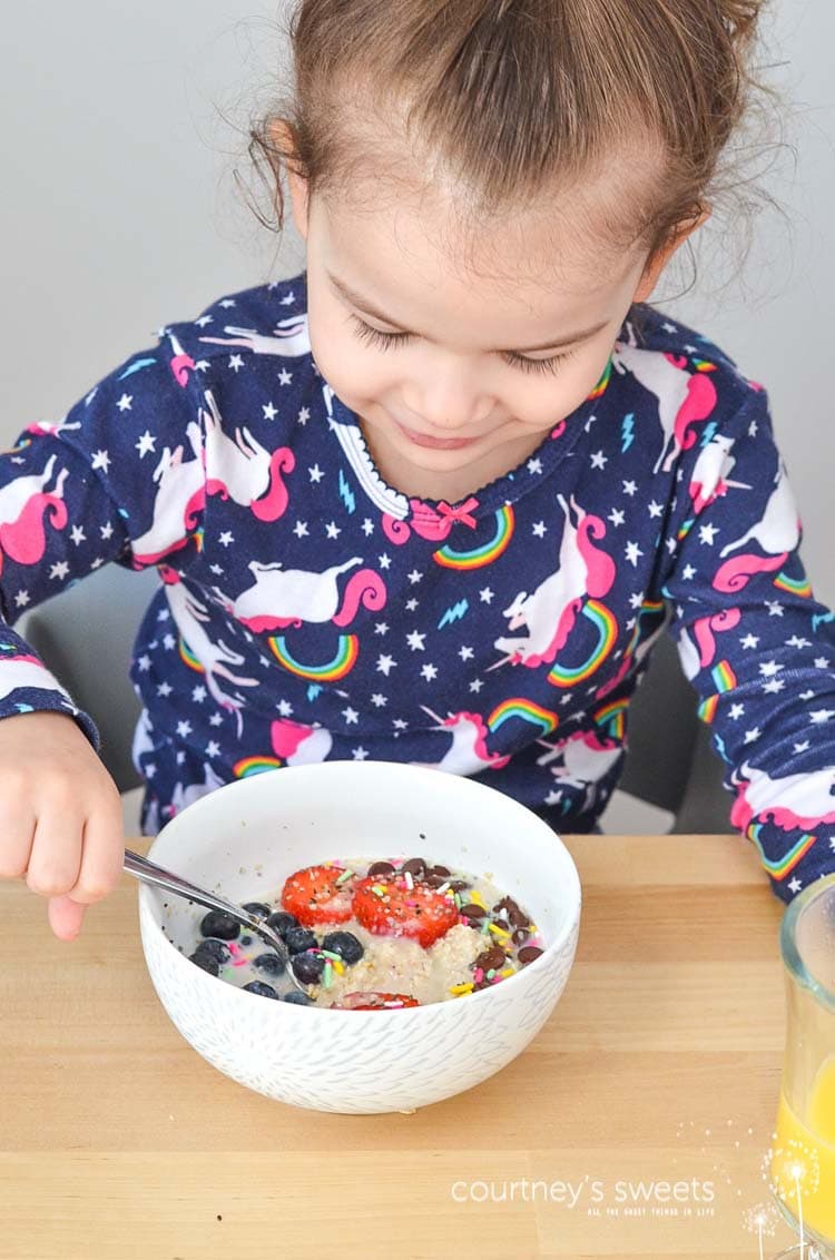 Best Oatmeal Recipe for Kids, Healthy Fun and Delicious Turn Frowns Into Smiles by making breakfast fun with foods your child loves! Sprinkles, chocolate, berries, the options are endless! 