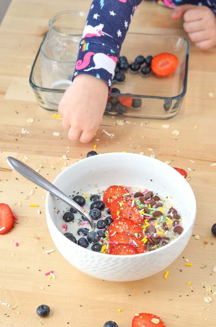 Best Oatmeal Recipe for Kids, Healthy Fun and Delicious Turn Frowns Into Smiles by making breakfast fun with foods your child loves! Sprinkles, chocolate, berries, the options are endless! 
