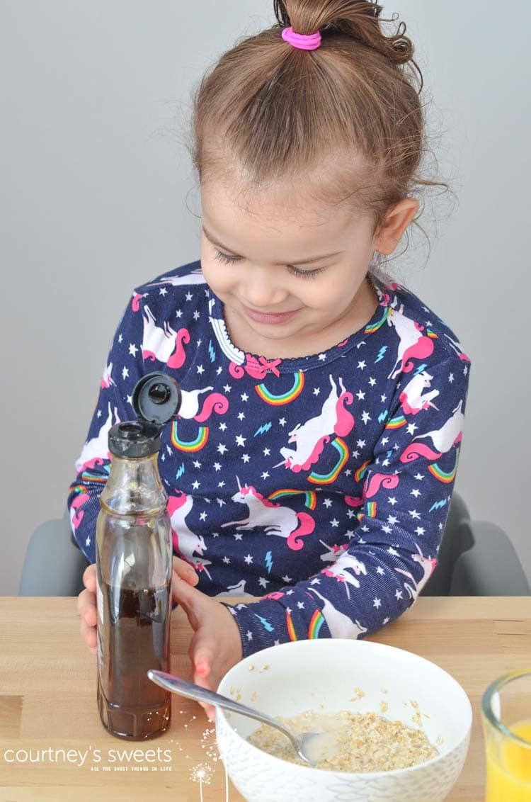 Best Oatmeal Recipe for Kids, Healthy Fun and Delicious Turn Frowns Into Smiles by making breakfast fun with foods your child loves! Sprinkles, chocolate, berries, the options are endless! 