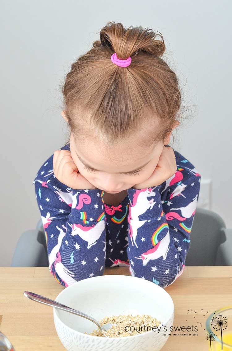 Best Oatmeal Recipe for Kids, Healthy Fun and Delicious Turn Frowns Into Smiles by making breakfast fun with foods your child loves! Sprinkles, chocolate, berries, the options are endless! 