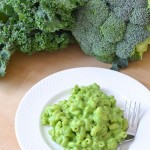 Healthy Mac and Cheese Recipe GREEN! Delicious vegetarian kid friendly recipe using kale and broccoli!
