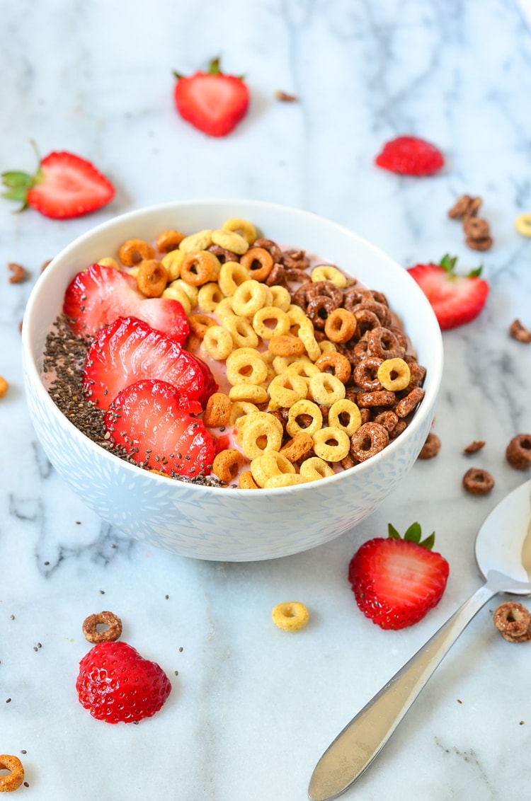 Breakfast Bowl Recipe | Strawberry Banana Smoothie with Cheerios™ Refreshing Summer Breakfast for on the go or at home!