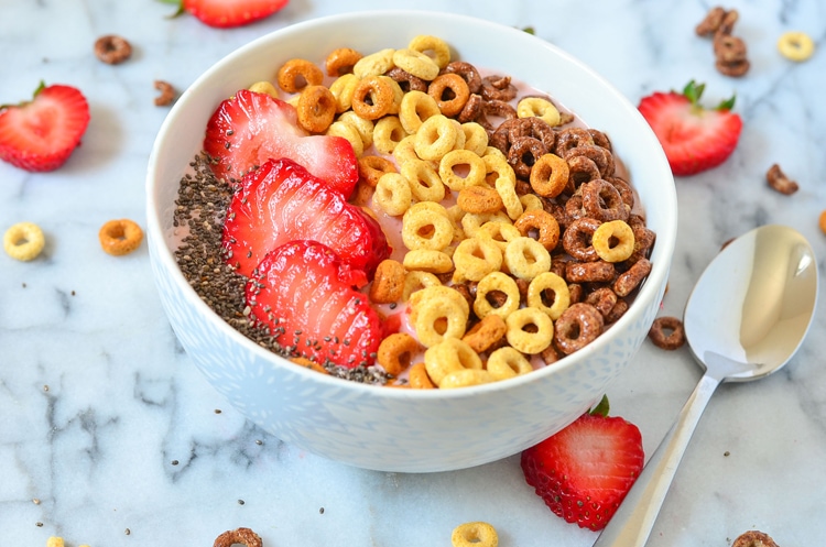 Breakfast Bowl Recipe | Strawberry Banana Smoothie with Cheerios™ Refreshing Summer Breakfast for on the go or at home!