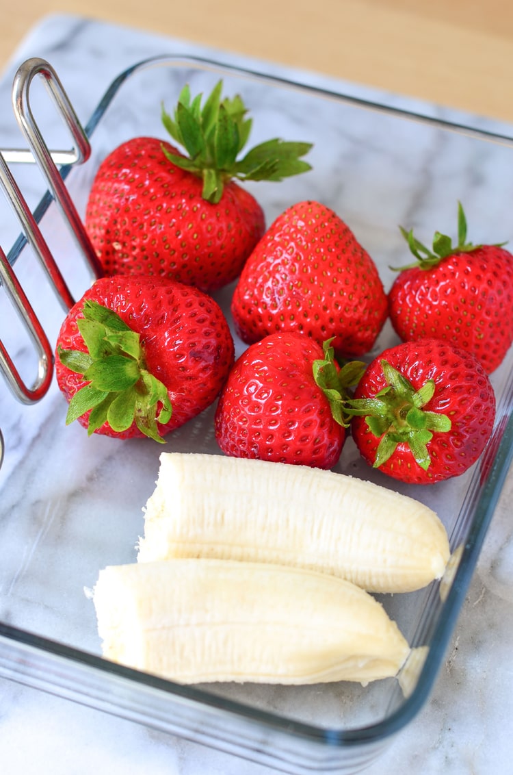 This healthy Strawberry Banana Yogurt Recipe is so super simple to make. You could make it in less than 5 minutes! Great recipe for back to school! Mini Chef Mondays on www.courtneyssweets.com