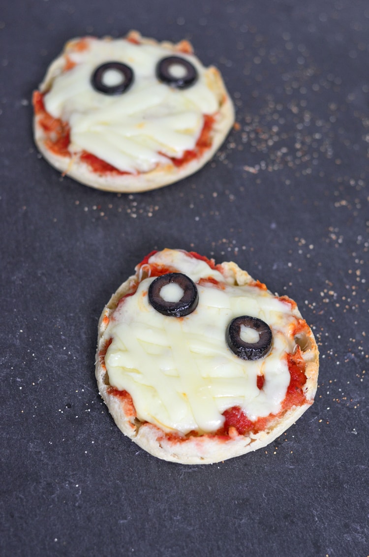 Our mini mummy pizza pie is a great way to get into Mini Chef Mondays with your child and celebrate with a Halloween recipe!