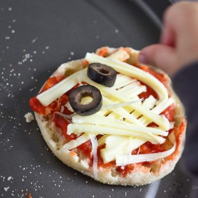 Our mini mummy pizza pie is a great way to get into Mini Chef Mondays with your child and celebrate with a Halloween recipe!