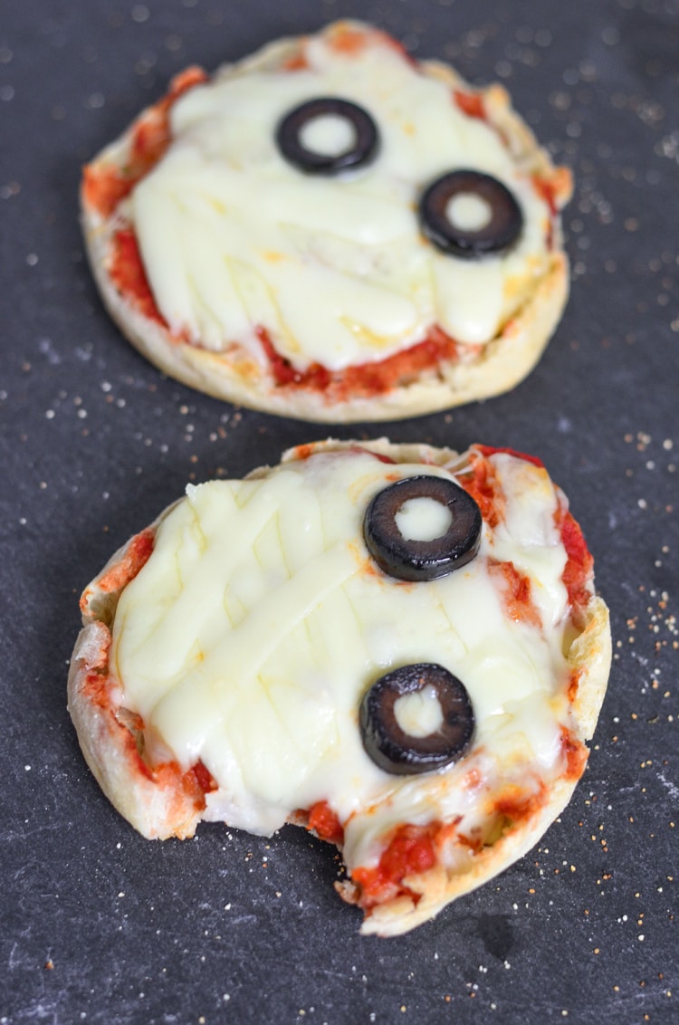 Our mini mummy pizza pie is a great way to get into Mini Chef Mondays with your child and celebrate with a Halloween recipe!