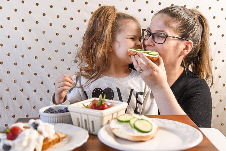 Simple and fun Mother's Day Brunch Breakfast that is kid friendly for mom and little ones. Bagel Breakfast and brunch strawberry pound cake dessert.