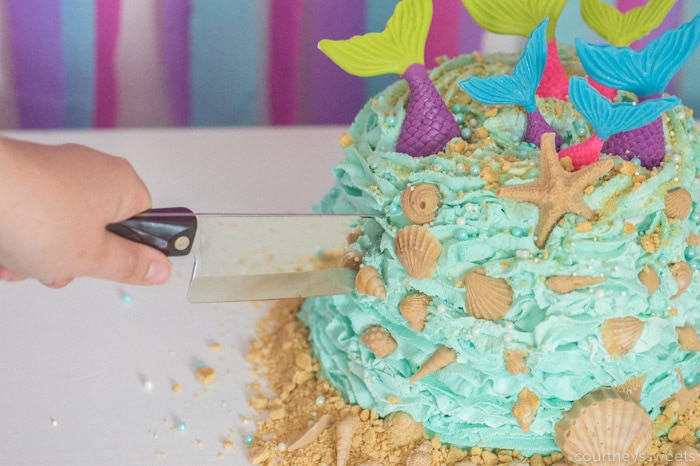 how to cut an ice cream cake