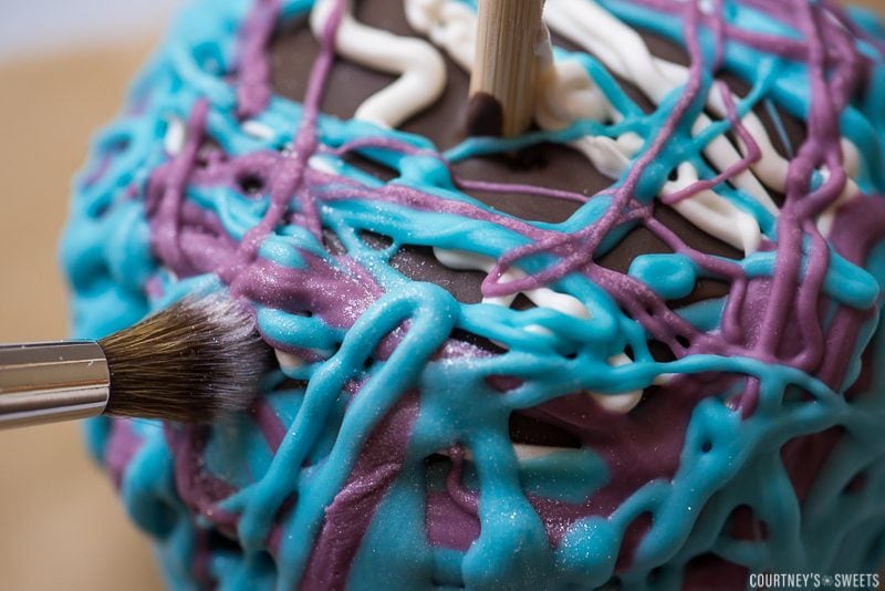 how to make Chocolate Covered Apples Inspired by Disney Descendants chocolate covered apple with pearl dust
