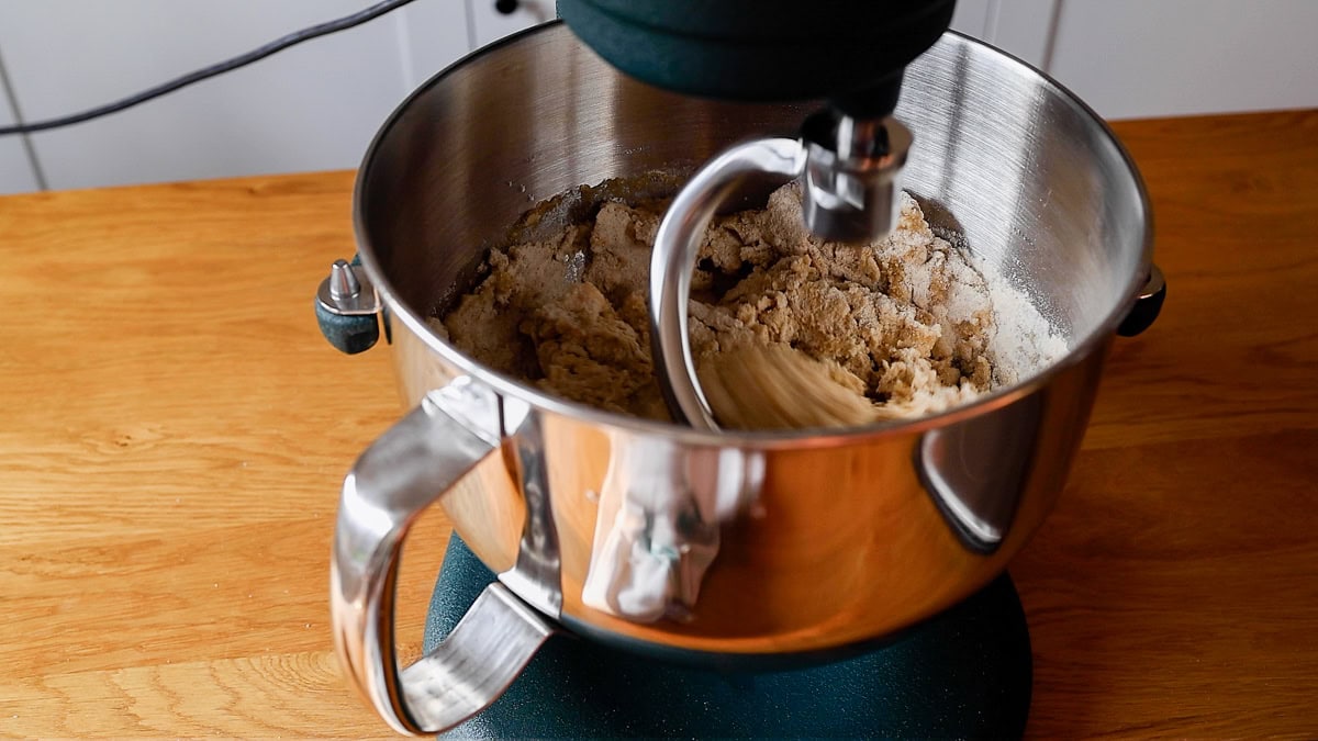 mixing fresh milled flour in kitchenaid.